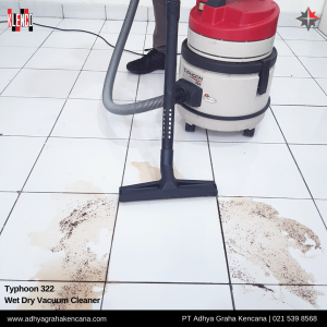Vacuum Cleaner Wet &#038; Dry Terbaik (Lantai Bersih dengan Cepat)