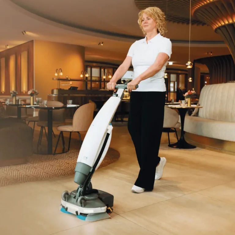 3 Mesin Cleaning i-mop 40 Scrubber Dryer