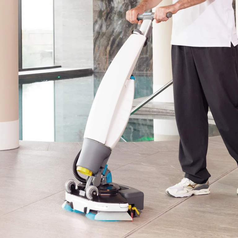 3 Mesin Cleaning i-mop 40 Scrubber Dryer